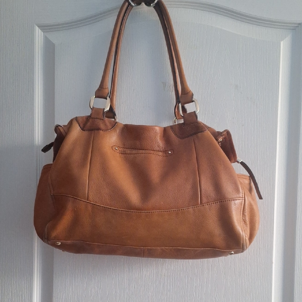 B. Makowski Brown Leather Tote Bag